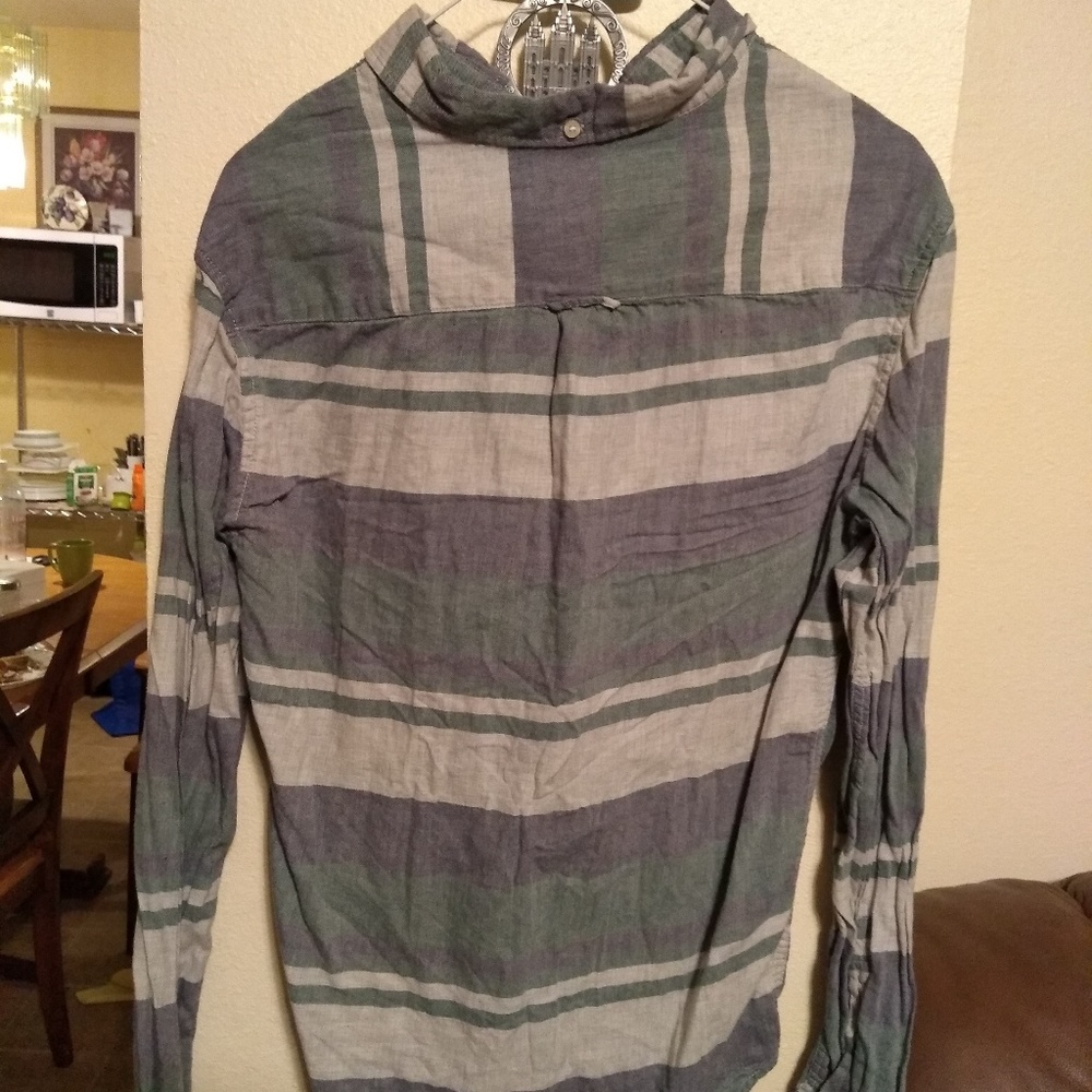 Button down - Picture 2 of 2